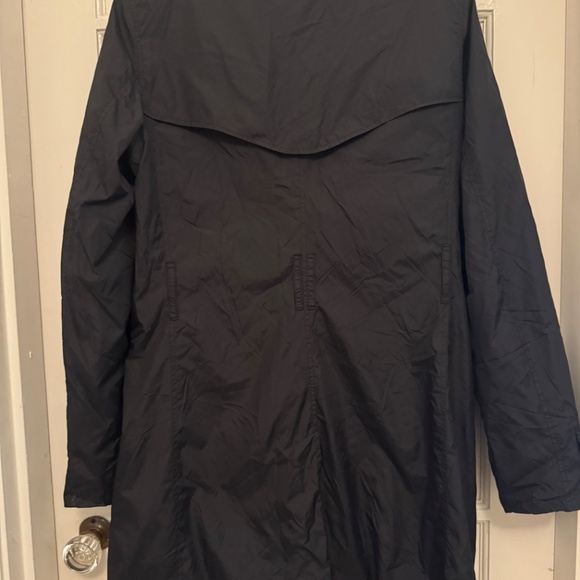 Burberry - Women's Black Nylon Short Rain Coat - Size USA 6 - AS-IS - Picture 2 of 12